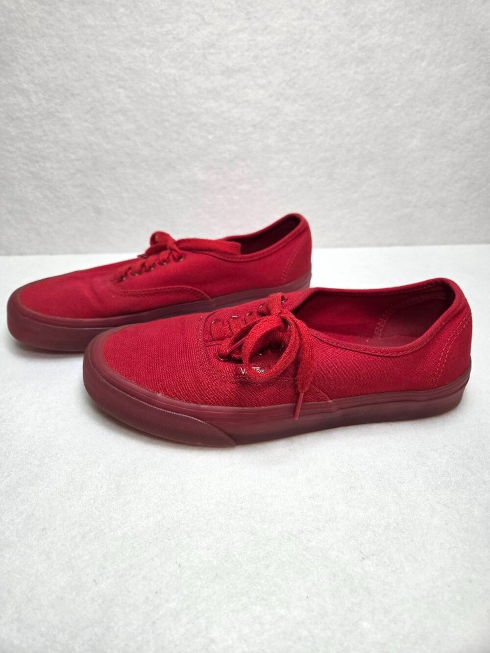 Vans Red Monochrome Canvas Sneakers Men 7 Women 8.5 Low Top